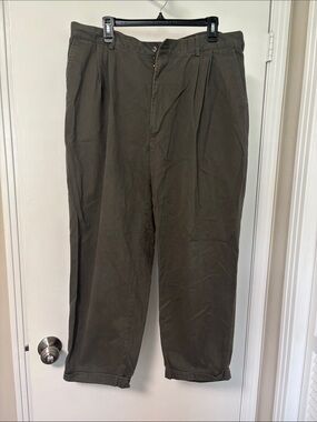 Men's Olive Green Pleated Chino Pants